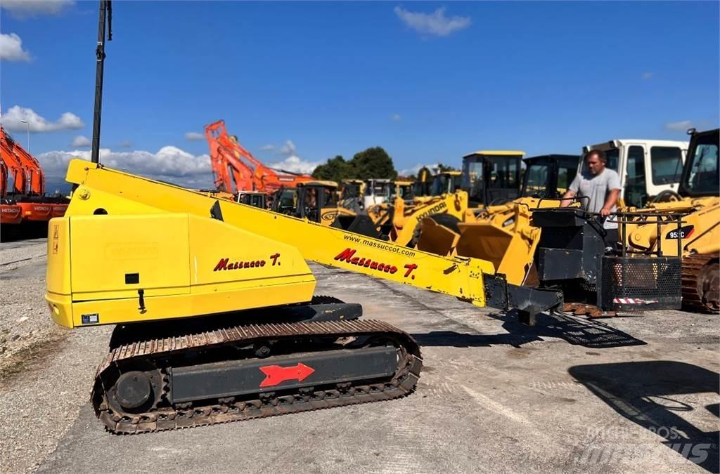Aichi SR123 Druga dvigala in dvižne ploščadi