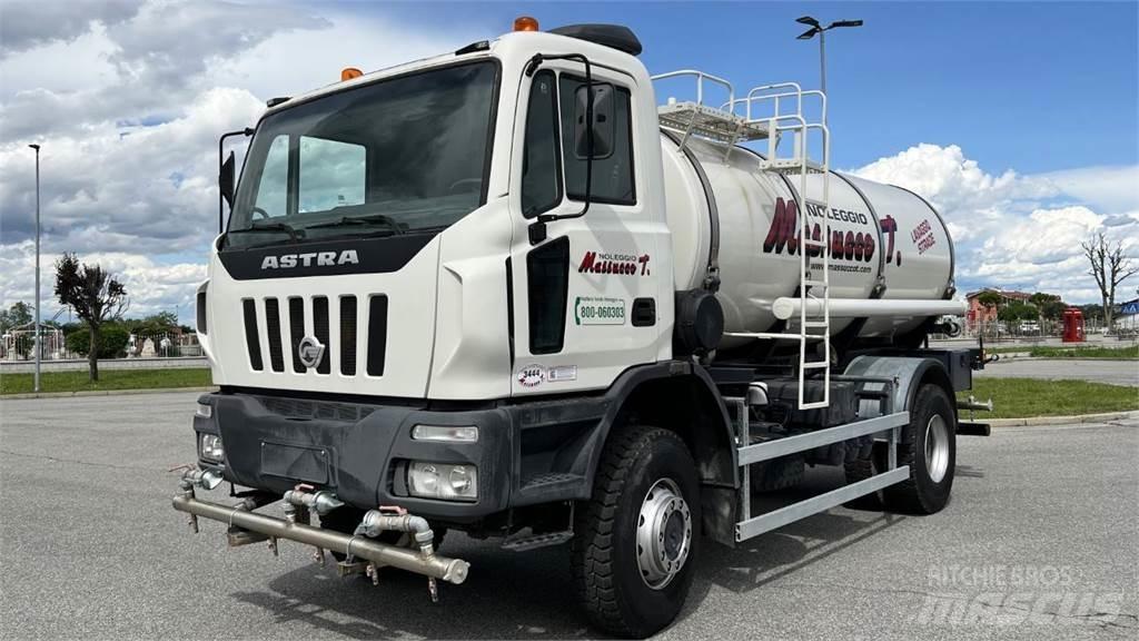 Astra HD8E 44.38 4x4 Tovornjaki cisterne