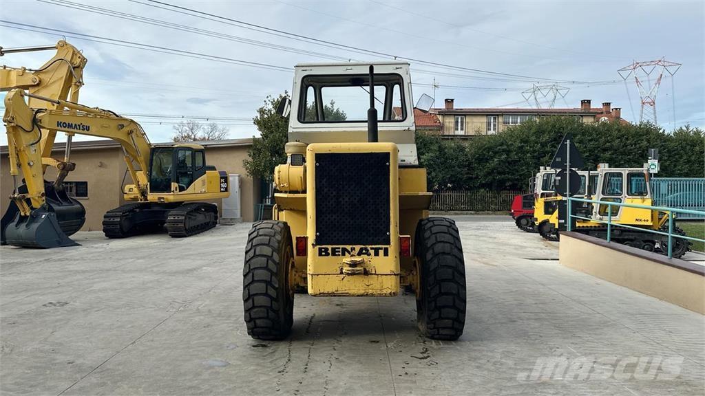 Benati 12 S 4X4 Kolesni nakladalci