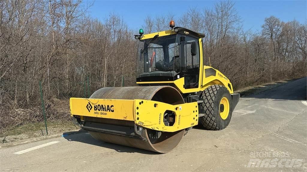 Bomag BW213 DH-5 Kompaktorji tal