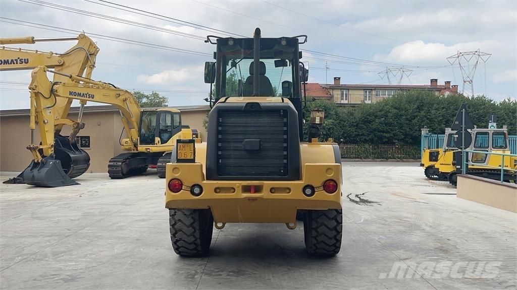 CAT 914M Kolesni nakladalci