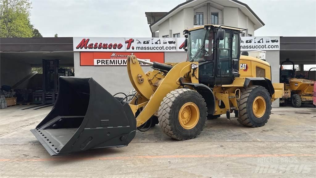 CAT 938K Kolesni nakladalci