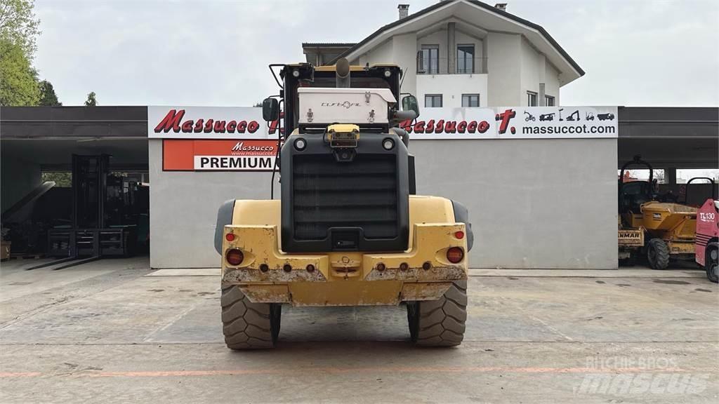 CAT 938K Kolesni nakladalci