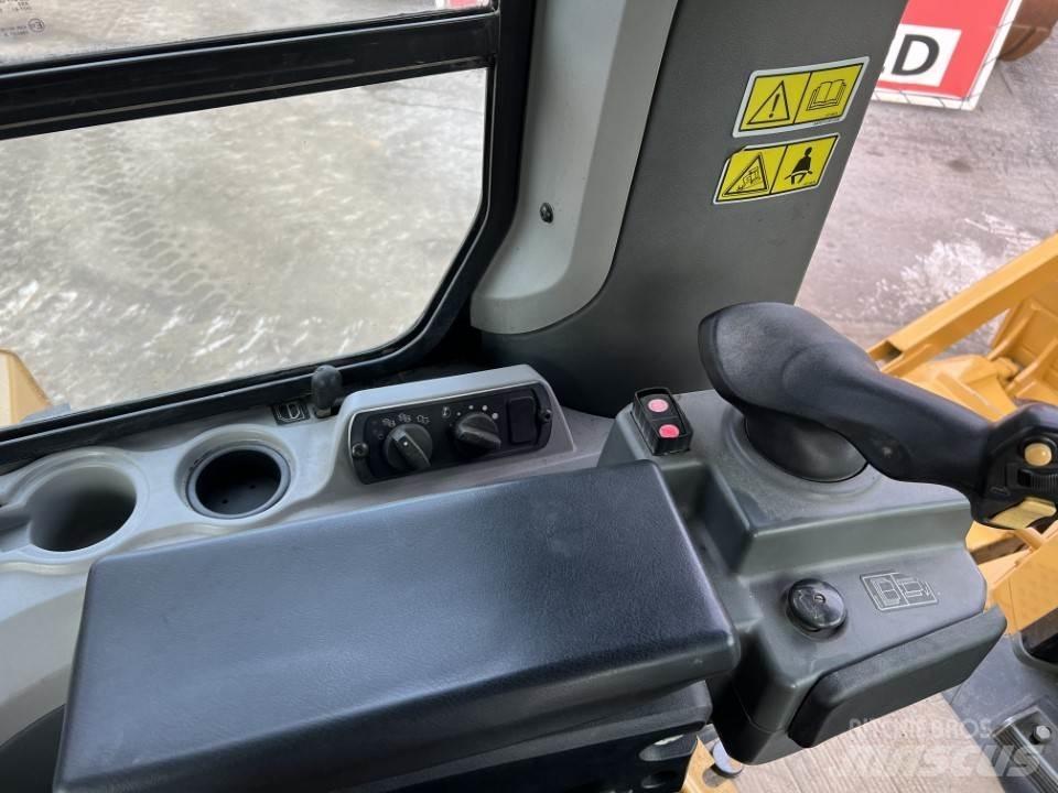 CAT D7E Buldožerji goseničarji