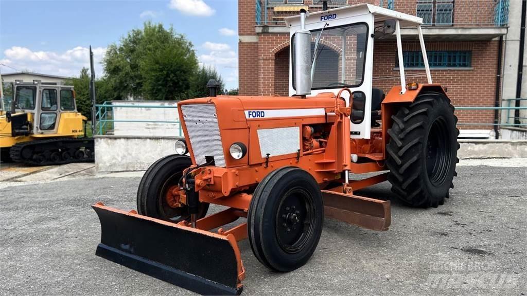 Ford 5600 4X2 Buldožerji goseničarji