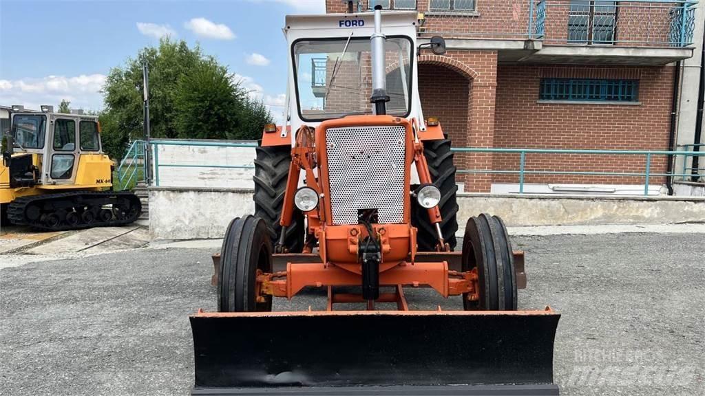 Ford 5600 4X2 Buldožerji goseničarji