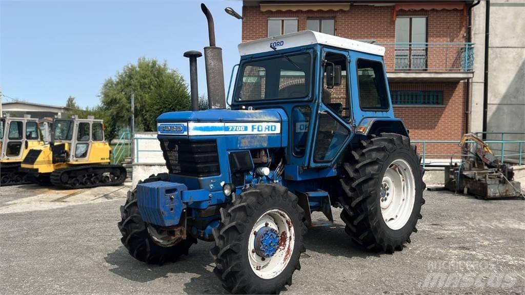 Ford 7700 4X4 Snežne deske in plugi