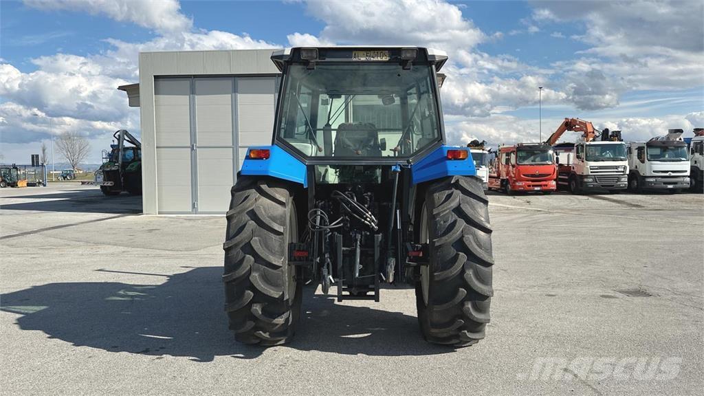 Ford 8240 4x4 Snežne deske in plugi