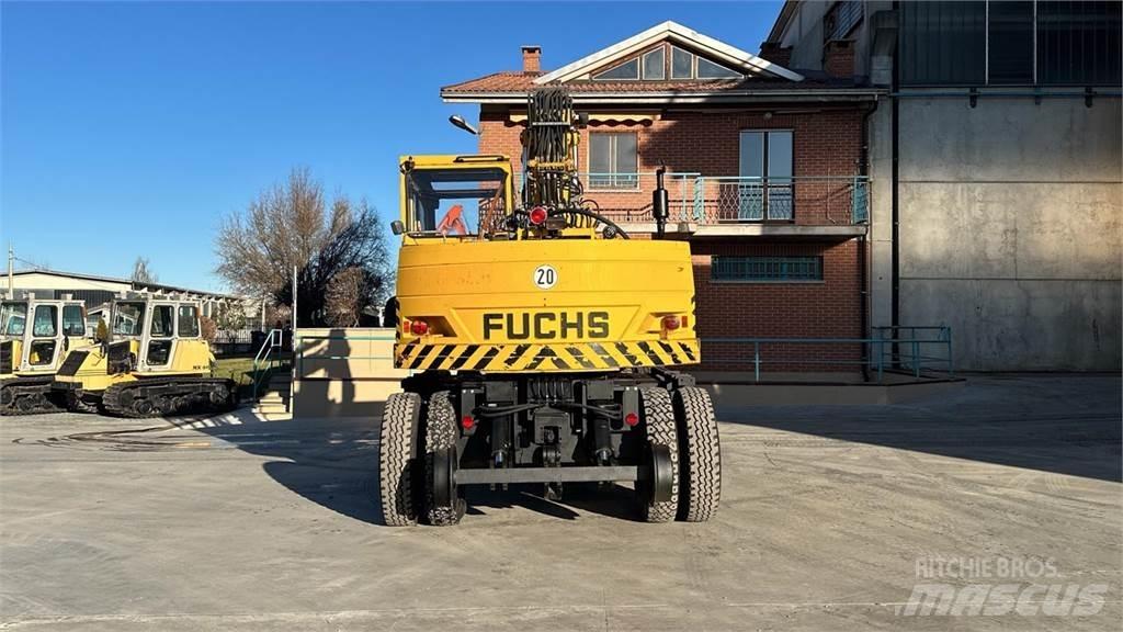 Fuchs MHB 230 ZW 4x4 Bagri na kolesih