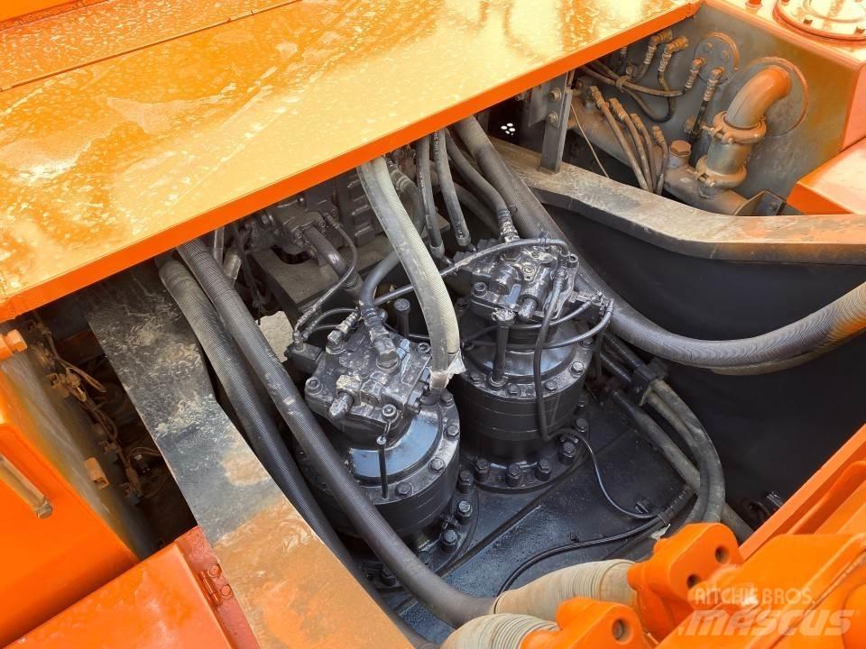 Hitachi EX800 Bagri goseničarji