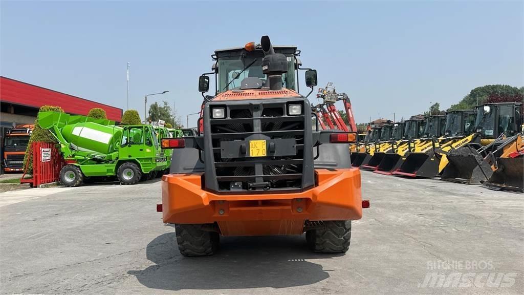 Hitachi ZW180-6 Kolesni nakladalci