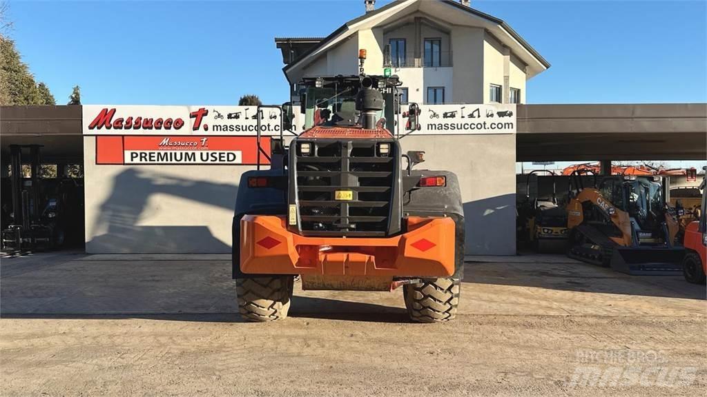 Hitachi ZW220-6 Kolesni nakladalci