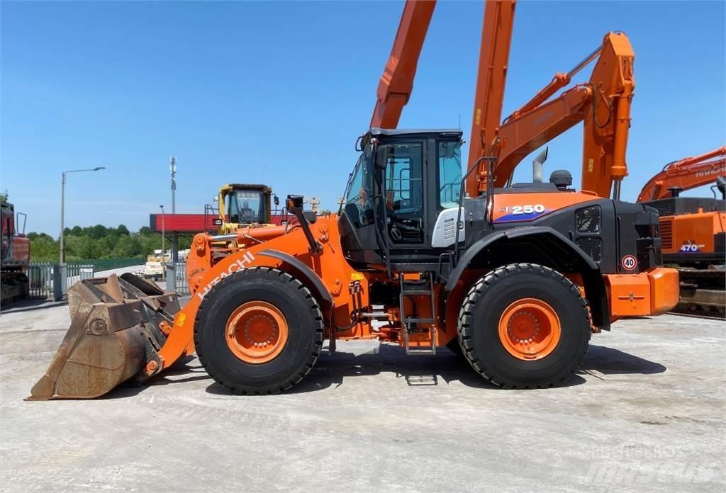 Hitachi ZW250-6 Kolesni nakladalci