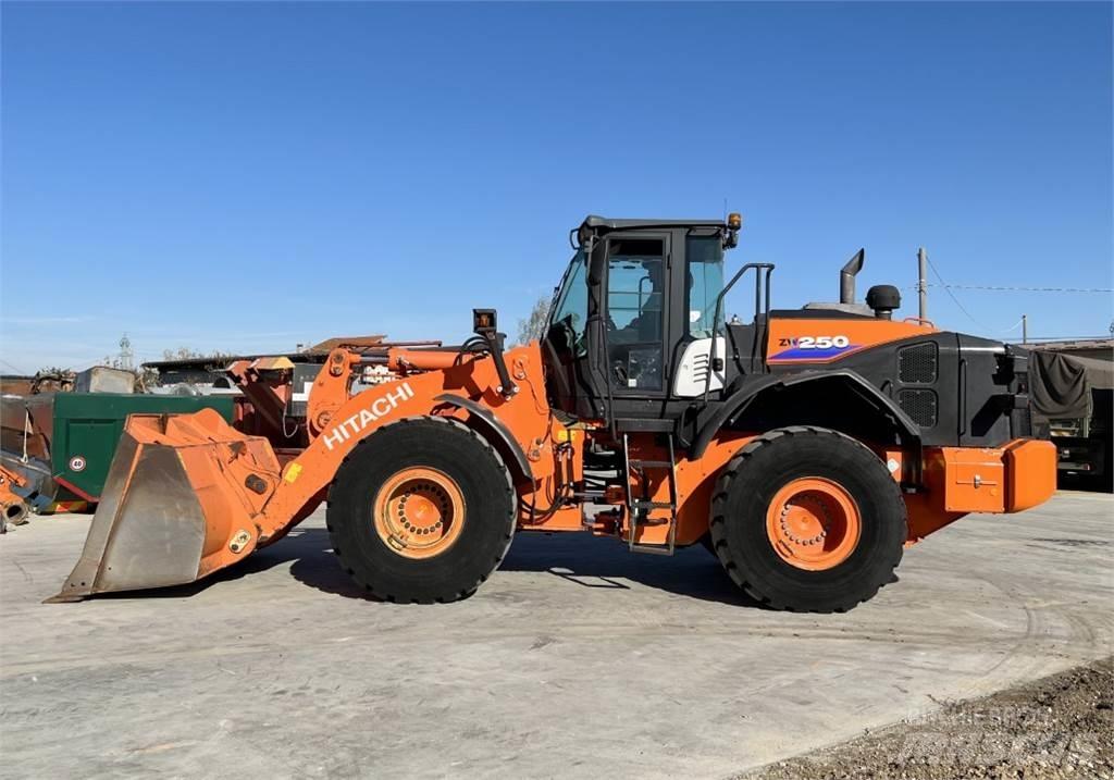 Hitachi ZW250-6 Kolesni nakladalci