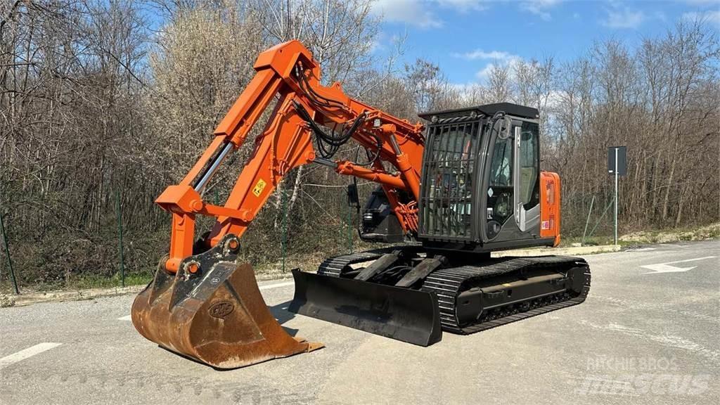 Hitachi ZX135US-3 Midi bagri 7t – 12t