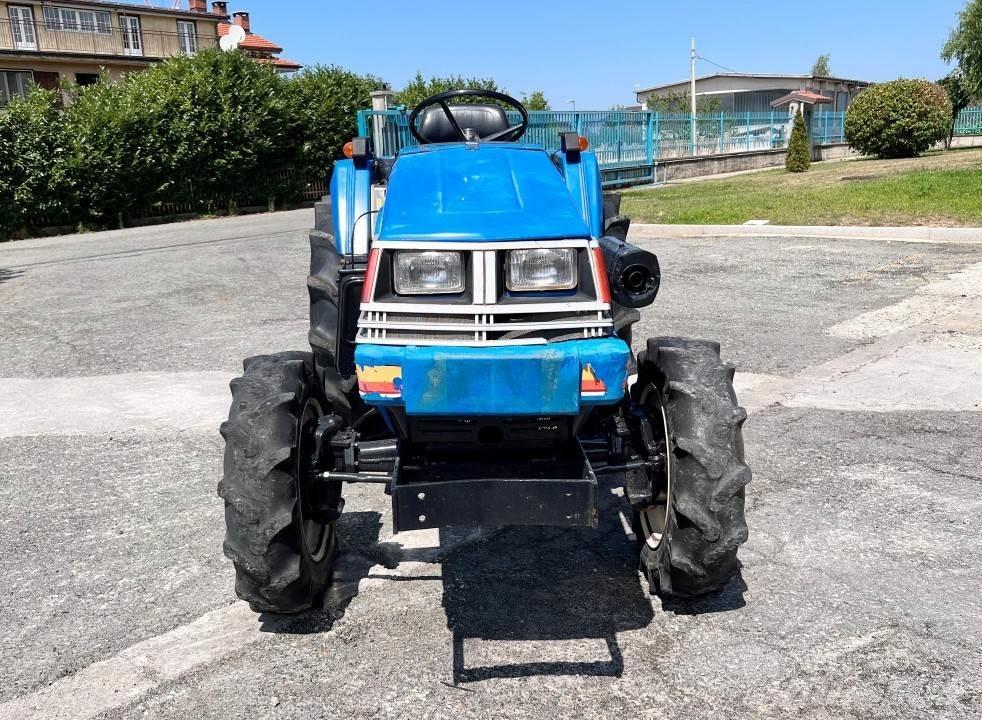Iseki 240 4x4 Snežne deske in plugi