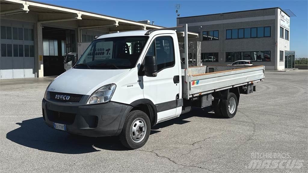 Iveco DAILY 35C13 4X2 Drugi tovornjaki