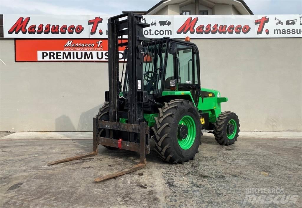 JCB 926 Terenski viličar