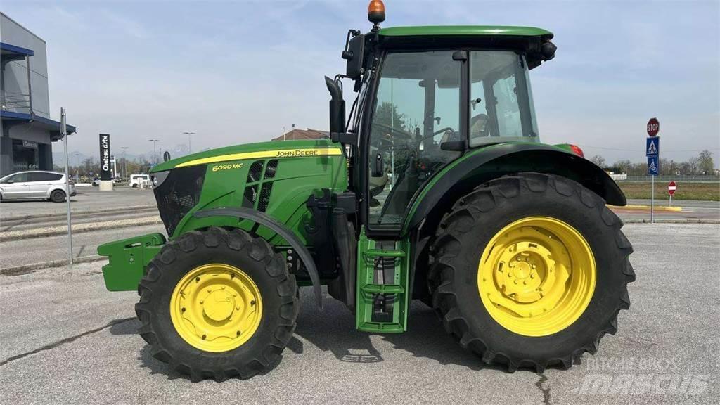 John Deere 6090MC 4X4 Snežne deske in plugi