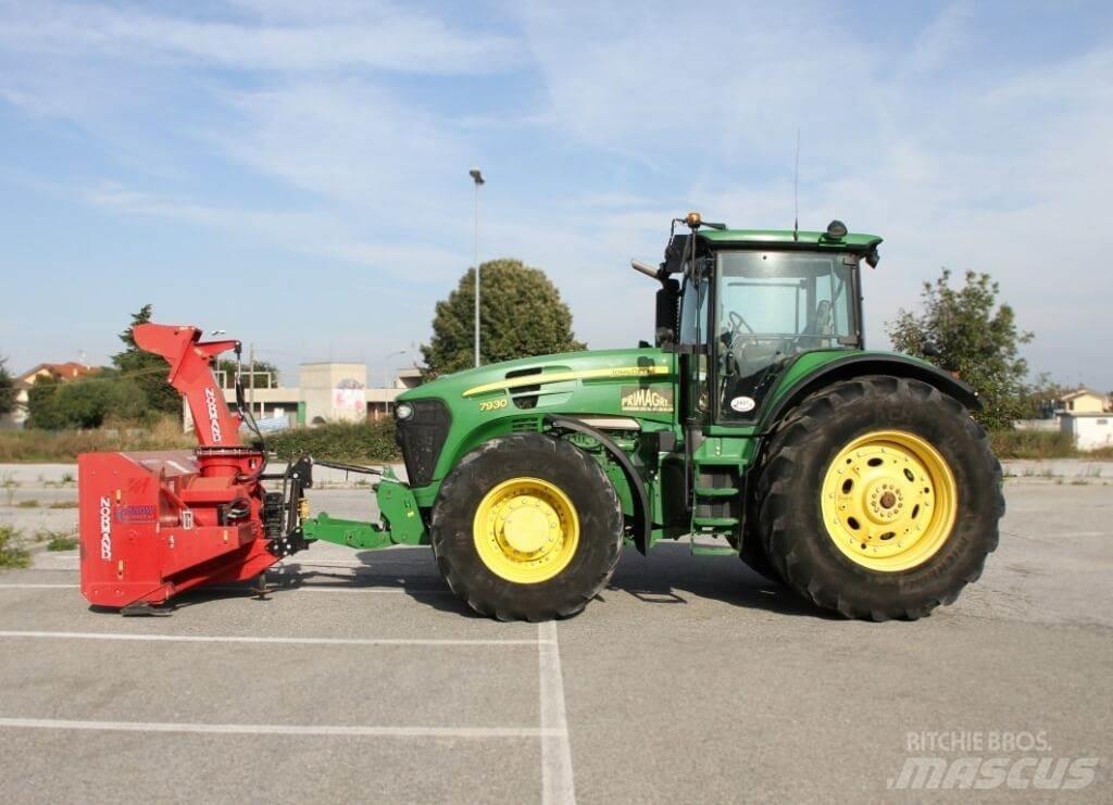 John Deere 7930 4X4 Snežne deske in plugi