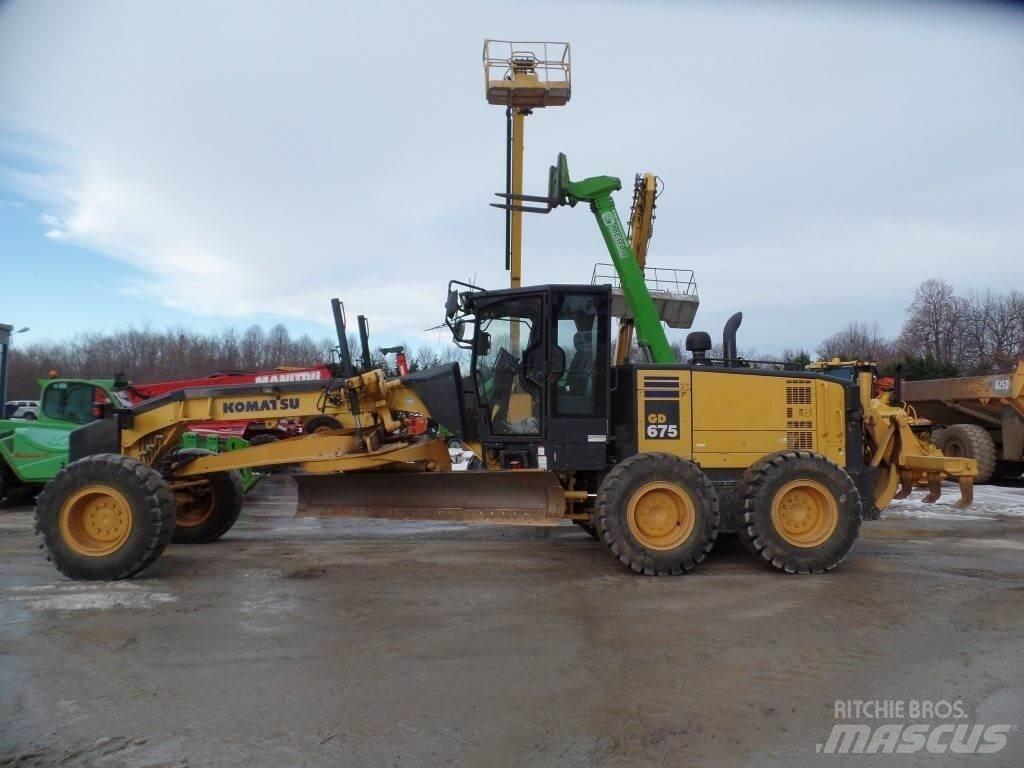 Komatsu GD675-5 Buldožerji goseničarji