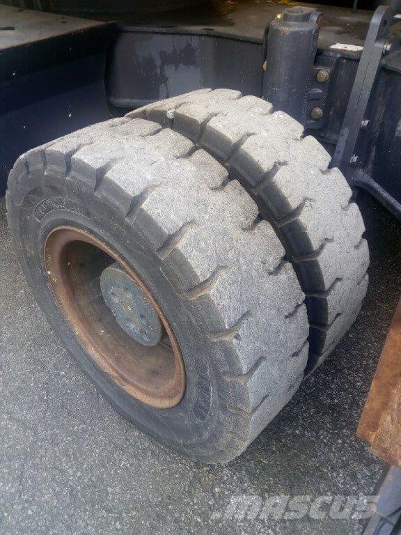 Komatsu PW220-MH Bagri na kolesih