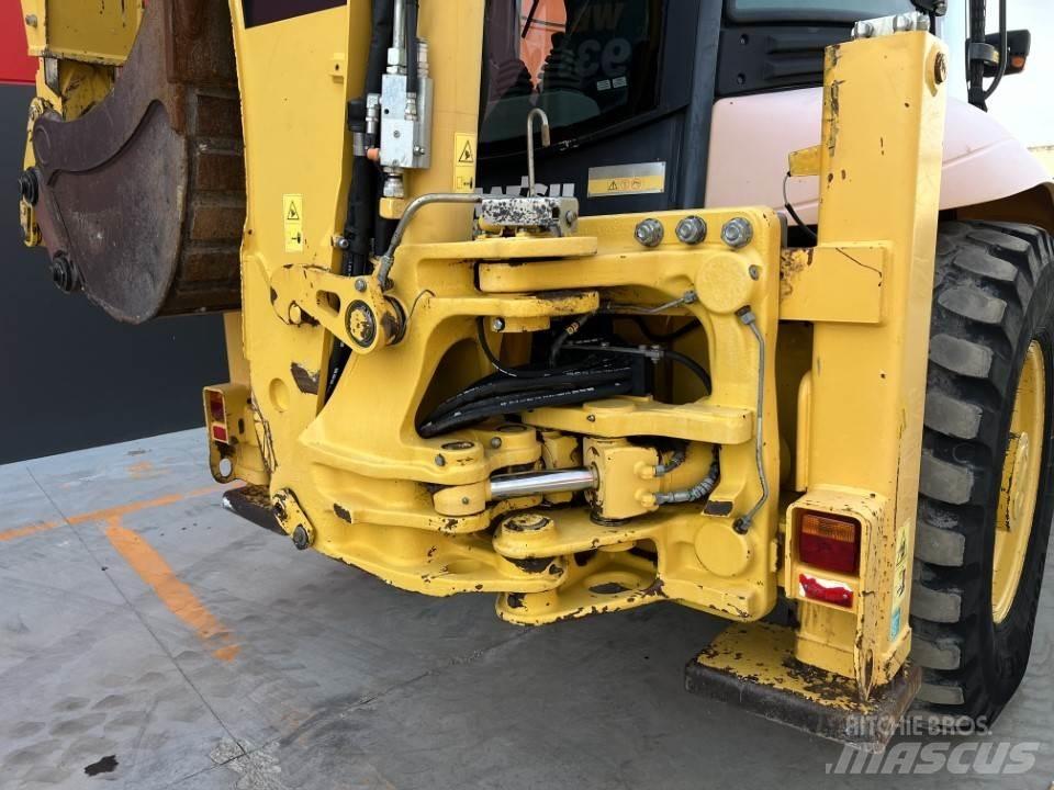 Komatsu WB93S-5E0 Rovokopači