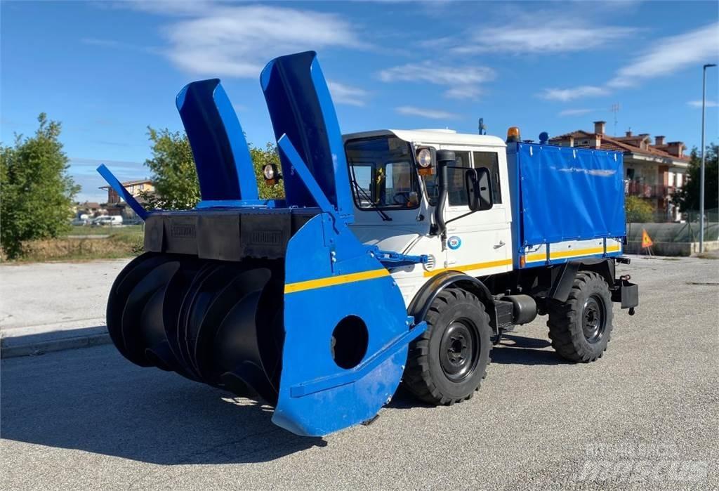 Mercedes-Benz UNIMOG Snežne deske in plugi