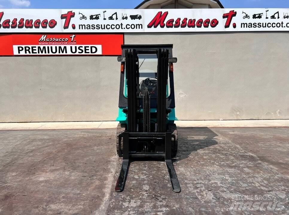 Mitsubishi FD25K Dizelski viličarji