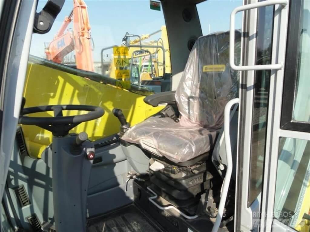 New Holland WE210 Bagri na kolesih