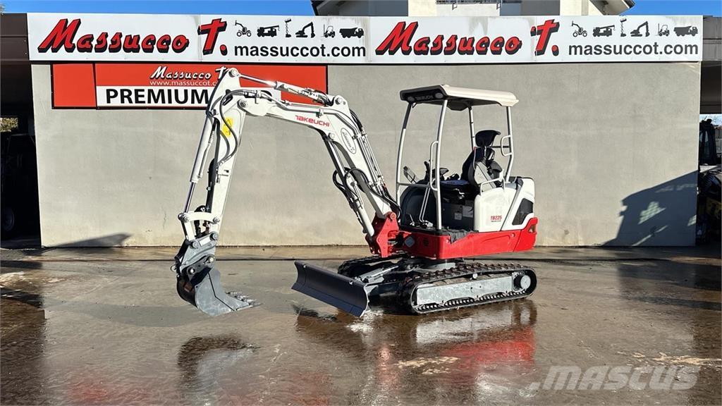 Takeuchi TB225 Mini bagri <7t