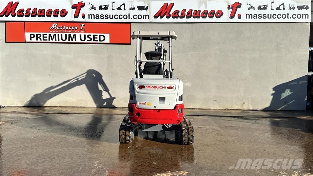 Takeuchi TB225 Mini bagri <7t