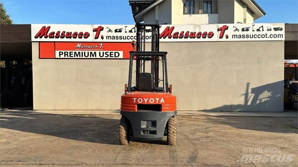 Toyota 02-5FD40 Dizelski viličarji