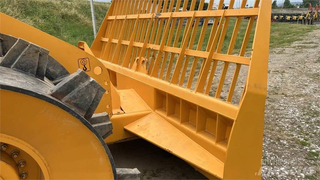 Vandel Quantum QS260 Buldožerji goseničarji