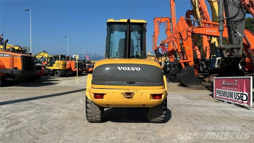 Volvo L 40 B-TP Kolesni nakladalci