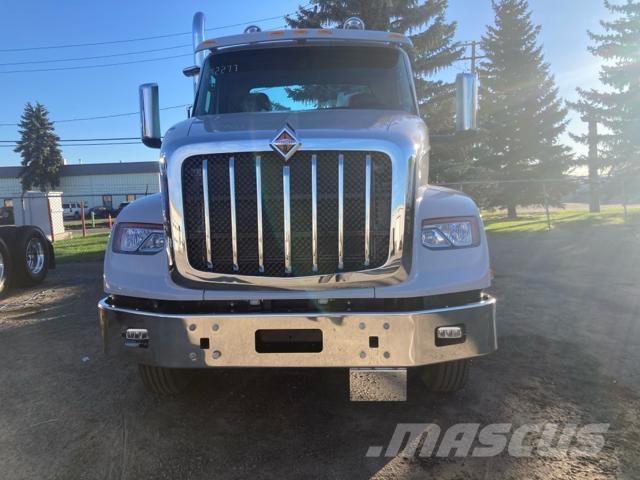 International HX Vlačilci