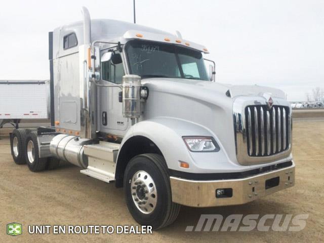 International HX Vlačilci