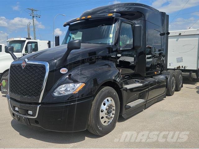 International LT Vlačilci