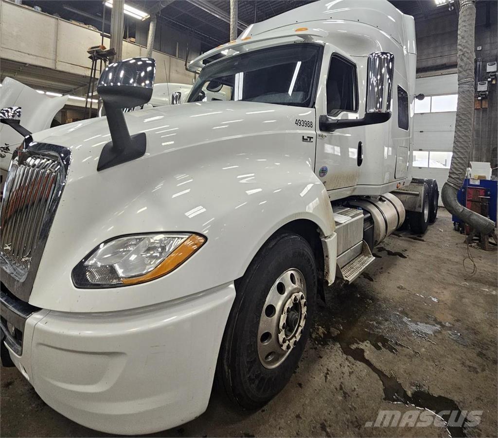 International LT Vlačilci