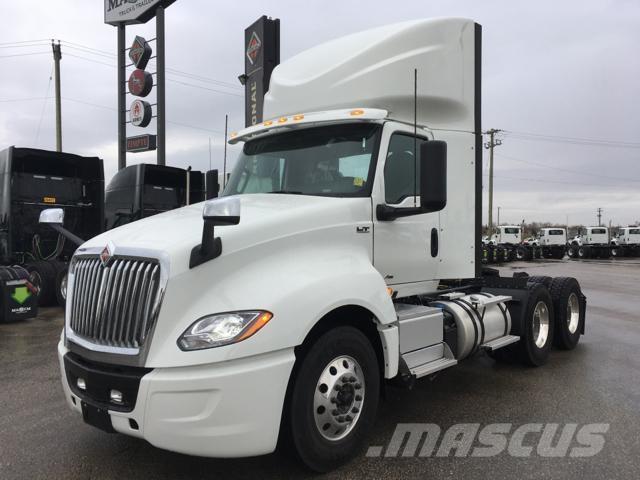 International LT Vlačilci