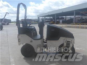 Bomag BW100 Kompaktorji tal