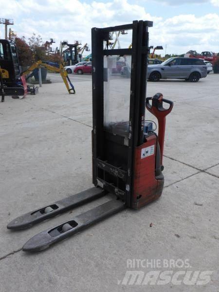 Fenwick L10 Ročni električni viličar