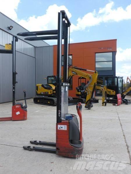 Fenwick L10 Ročni električni viličar