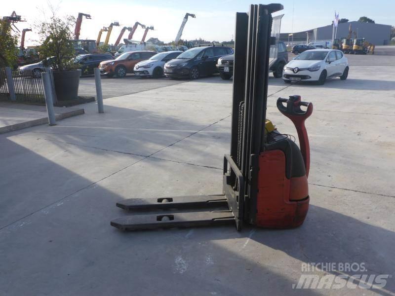 Fenwick L10 Ročni električni viličar