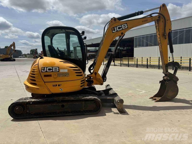 JCB 8065 Mini bagri <7t