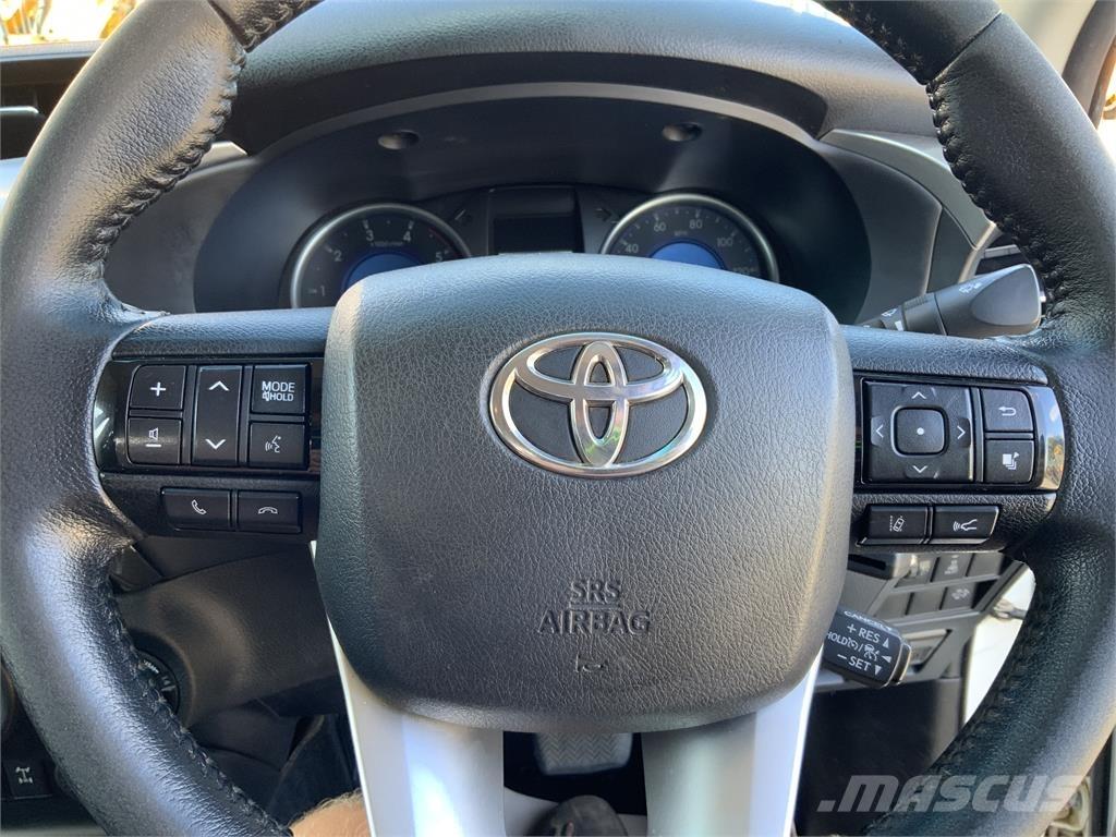 Toyota Hilux (ST24384) Kmetijstvo - drugo