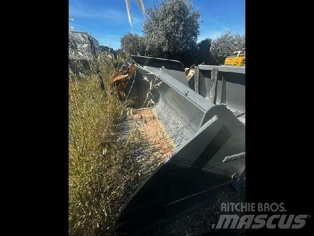 Liebherr  Drugo