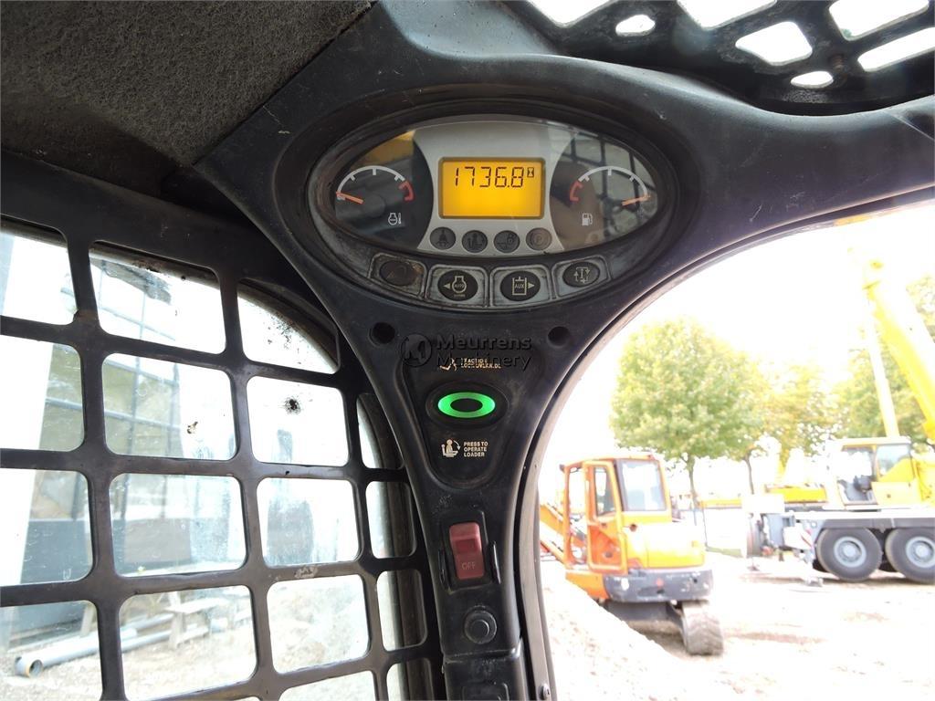 Bobcat S450 Kolesni nakladalci