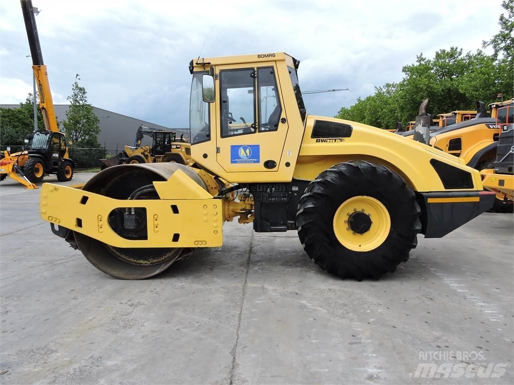 Bomag BW211D-4 Drugi valjarji