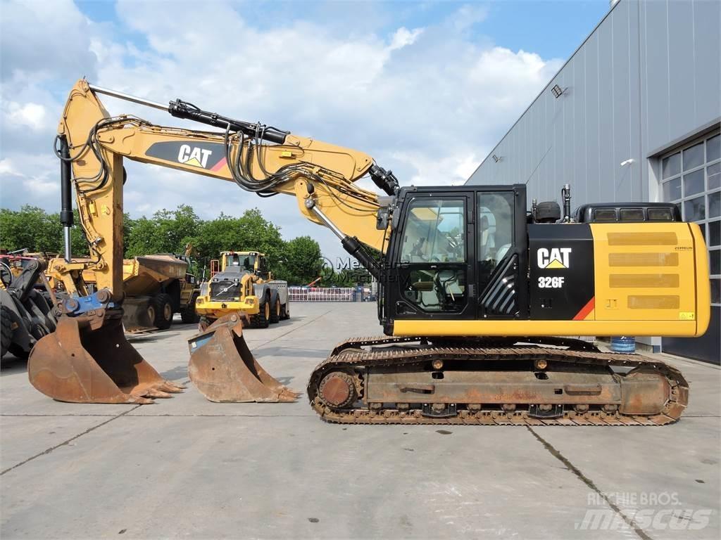 CAT 326F Bagri goseničarji